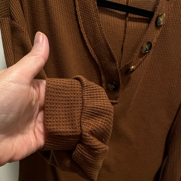 Women’s Long Sleeve V Neck Ribbed Button brown Knit Sweater SzM BTFBM - Picture 3 of 7